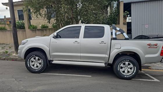 TOYOTA HILUX 3.0 SRV TOP 4X4 CD 16V TURBO INTERCOOLER DIESEL 4P AUTOMÁTICO