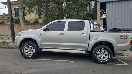 TOYOTA-HILUX-2013
