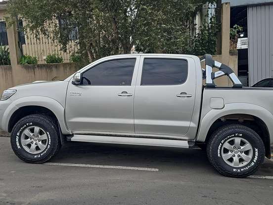 TOYOTA-HILUX-3.0 SRV TOP 4X4 CD 16V TURBO INTERCOOLER DIESEL 4P AUTOMÁTICO TOYOTA-HILUX-2013