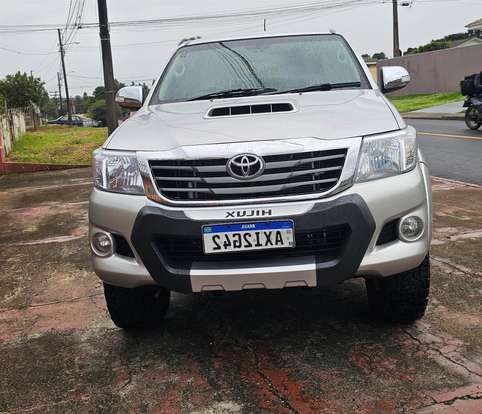 TOYOTA-HILUX-2013