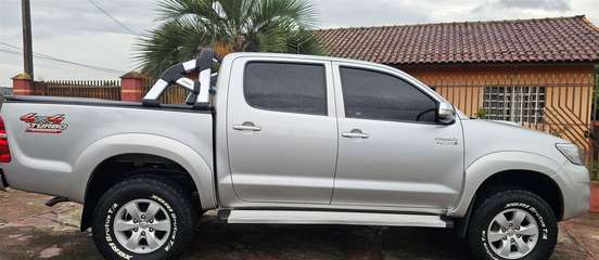 TOYOTA-HILUX-2013