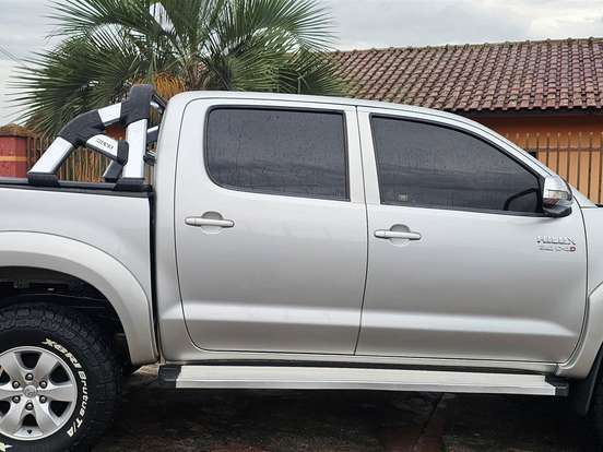 TOYOTA-HILUX-3.0 SRV TOP 4X4 CD 16V TURBO INTERCOOLER DIESEL 4P AUTOMÁTICO TOYOTA-HILUX-2013
