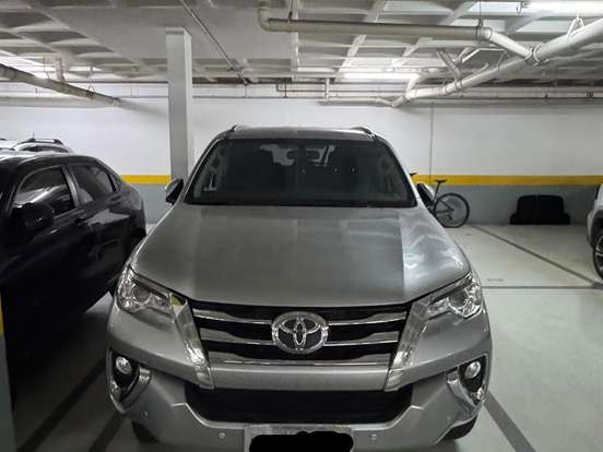 TOYOTA-HILUX SW4-2.7 SR 7 LUGARES 4X2 16V FLEX 4P AUTOMÁTICO TOYOTA-HILUX SW4-2017