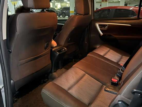 TOYOTA-HILUX SW4-2.7 SR 7 LUGARES 4X2 16V FLEX 4P AUTOMÁTICO TOYOTA-HILUX SW4-2017