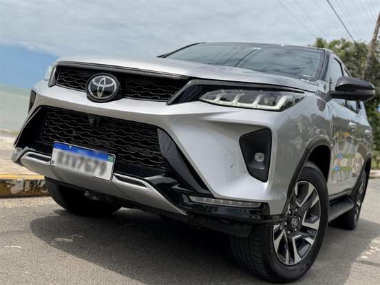 TOYOTA-HILUX SW4-2022