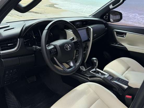 TOYOTA-HILUX SW4-2022