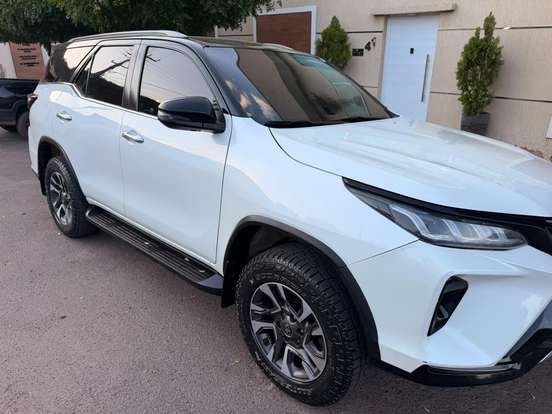 TOYOTA-HILUX SW4-2019