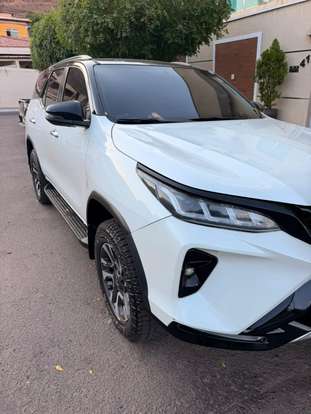 TOYOTA-HILUX SW4-2.8 SRX 4X4 16V TURBO INTERCOOLER DIESEL 4P AUTOMÁTICO TOYOTA-HILUX SW4-2019