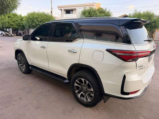 TOYOTA-HILUX SW4-2.8 SRX 4X4 16V TURBO INTERCOOLER DIESEL 4P AUTOMÁTICO TOYOTA-HILUX SW4-2019