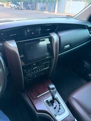 TOYOTA-HILUX SW4-2019