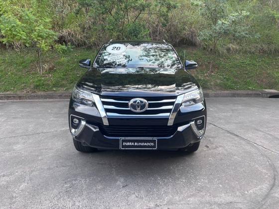 TOYOTA HILUX SW4 2.8 SRX 4X4 7 LUGARES 16V TURBO INTERCOOLER DIESEL 4P AUTOMÁTICO