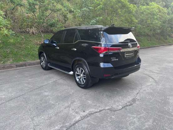 TOYOTA-HILUX SW4-2.8 SRX 4X4 7 LUGARES 16V TURBO INTERCOOLER DIESEL 4P AUTOMÁTICO TOYOTA-HILUX SW4-2019