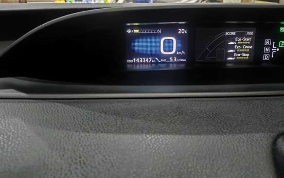 TOYOTA-PRIUS-2018