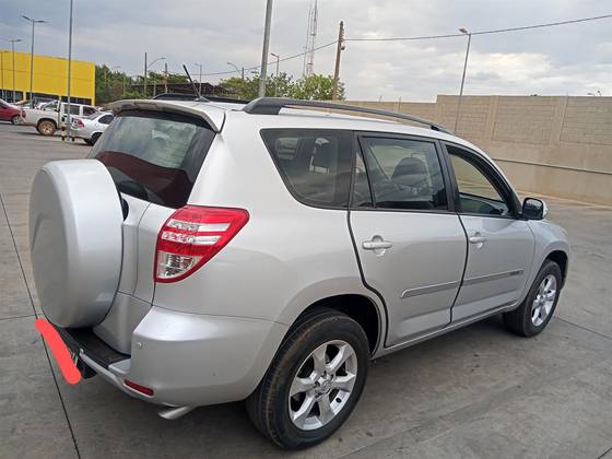TOYOTA RAV4 2.4 4X2 16V GASOLINA 4P AUTOMÁTICO