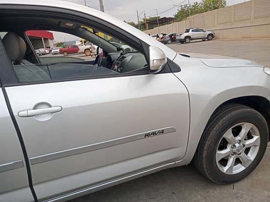 TOYOTA-RAV4-2010