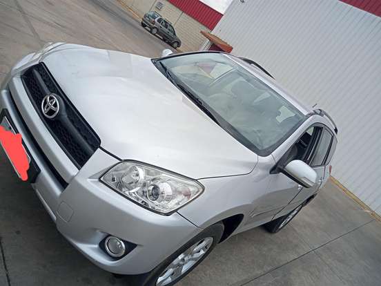 TOYOTA-RAV4-2010
