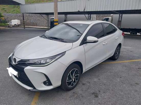 TOYOTA-YARIS-2023