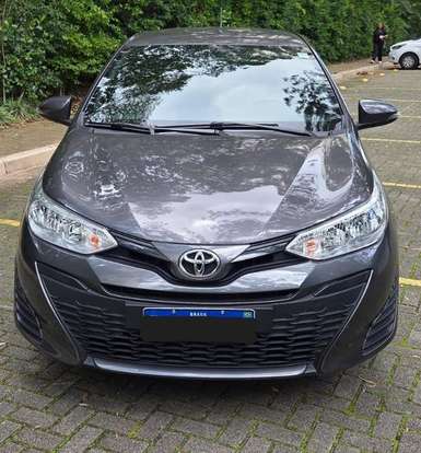 TOYOTA-YARIS-2021