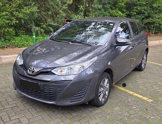 TOYOTA-YARIS-2021