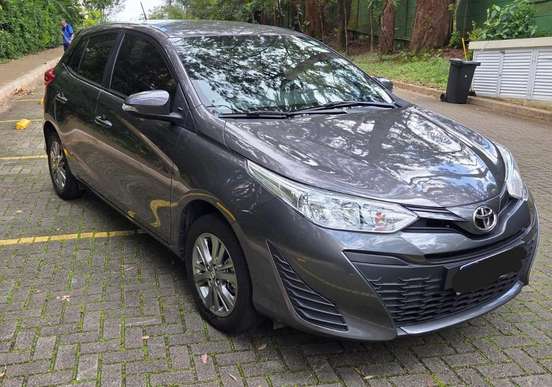 TOYOTA-YARIS-2021