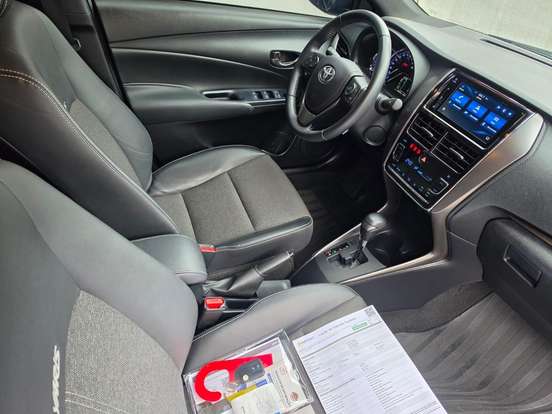 TOYOTA-YARIS-2023