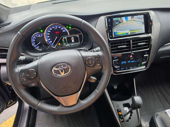 TOYOTA-YARIS-2023