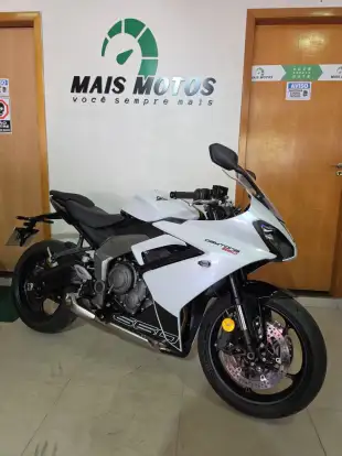TRIUMPH-DAYTONA 660-2025