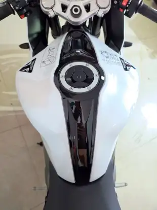 TRIUMPH-DAYTONA 660-2025
