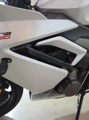 TRIUMPH-DAYTONA 660-2025