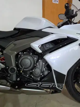 TRIUMPH-DAYTONA 660-2025