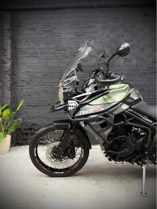 TRIUMPH-TIGER 800 XCA-2018