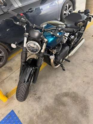TRIUMPH-BONNEVILLE BOBBER 1200-2026