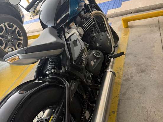 TRIUMPH-BONNEVILLE BOBBER 1200 TRIUMPH-BONNEVILLE BOBBER 1200-2026