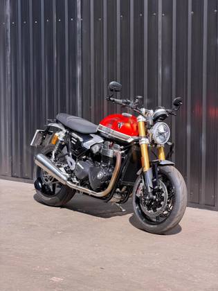 TRIUMPH SPEED TWIN RS 