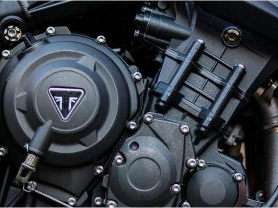 TRIUMPH-STREET TRIPLE 765 RS-2018