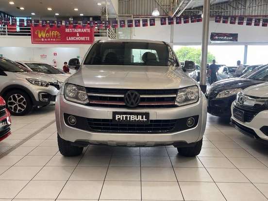 VOLKSWAGEN-AMAROK-2012