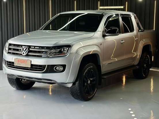 VOLKSWAGEN-AMAROK-2015