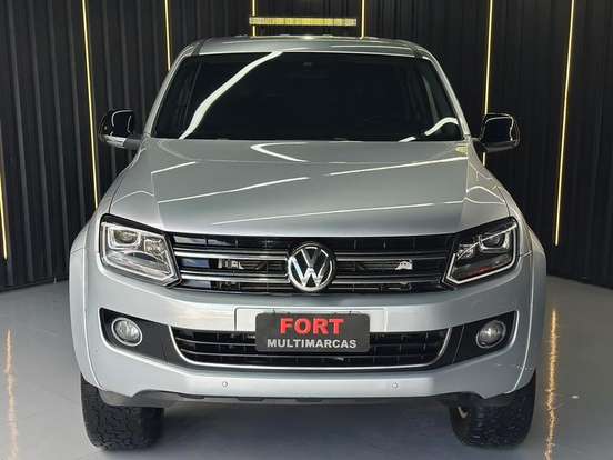 VOLKSWAGEN-AMAROK-2015