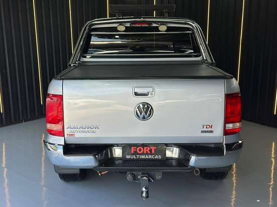 VOLKSWAGEN-AMAROK-2015