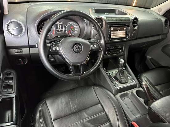 VOLKSWAGEN-AMAROK-2015