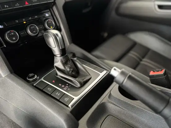 VOLKSWAGEN-AMAROK-2024