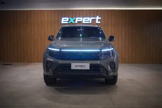 VOLKSWAGEN-AMAROK-2025