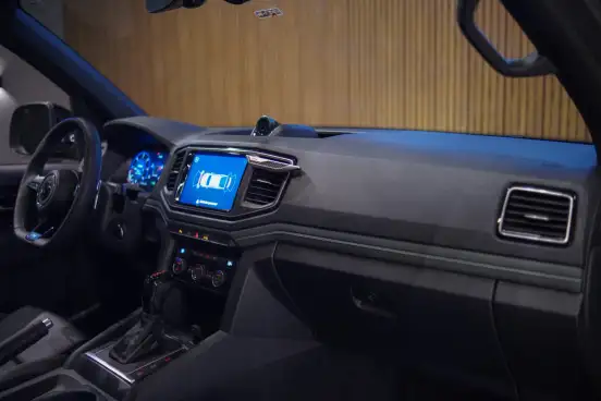 VOLKSWAGEN-AMAROK-2025
