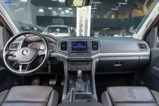 VOLKSWAGEN-AMAROK-2021