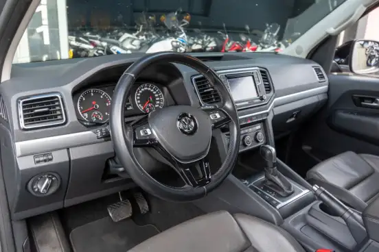 VOLKSWAGEN-AMAROK-2021