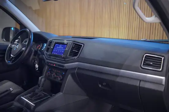 VOLKSWAGEN-AMAROK-2023