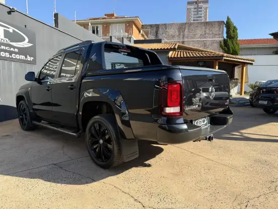 VOLKSWAGEN-AMAROK-2022