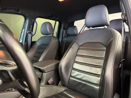 VOLKSWAGEN-AMAROK-2021