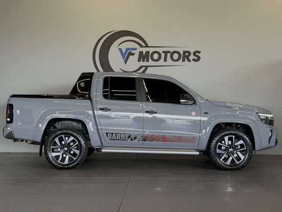 VOLKSWAGEN-AMAROK-2025