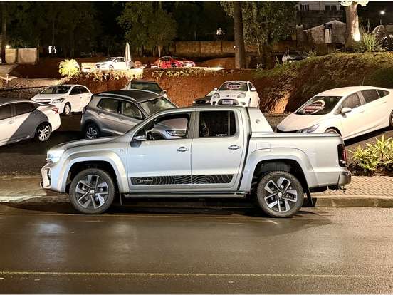 VOLKSWAGEN-AMAROK-2024